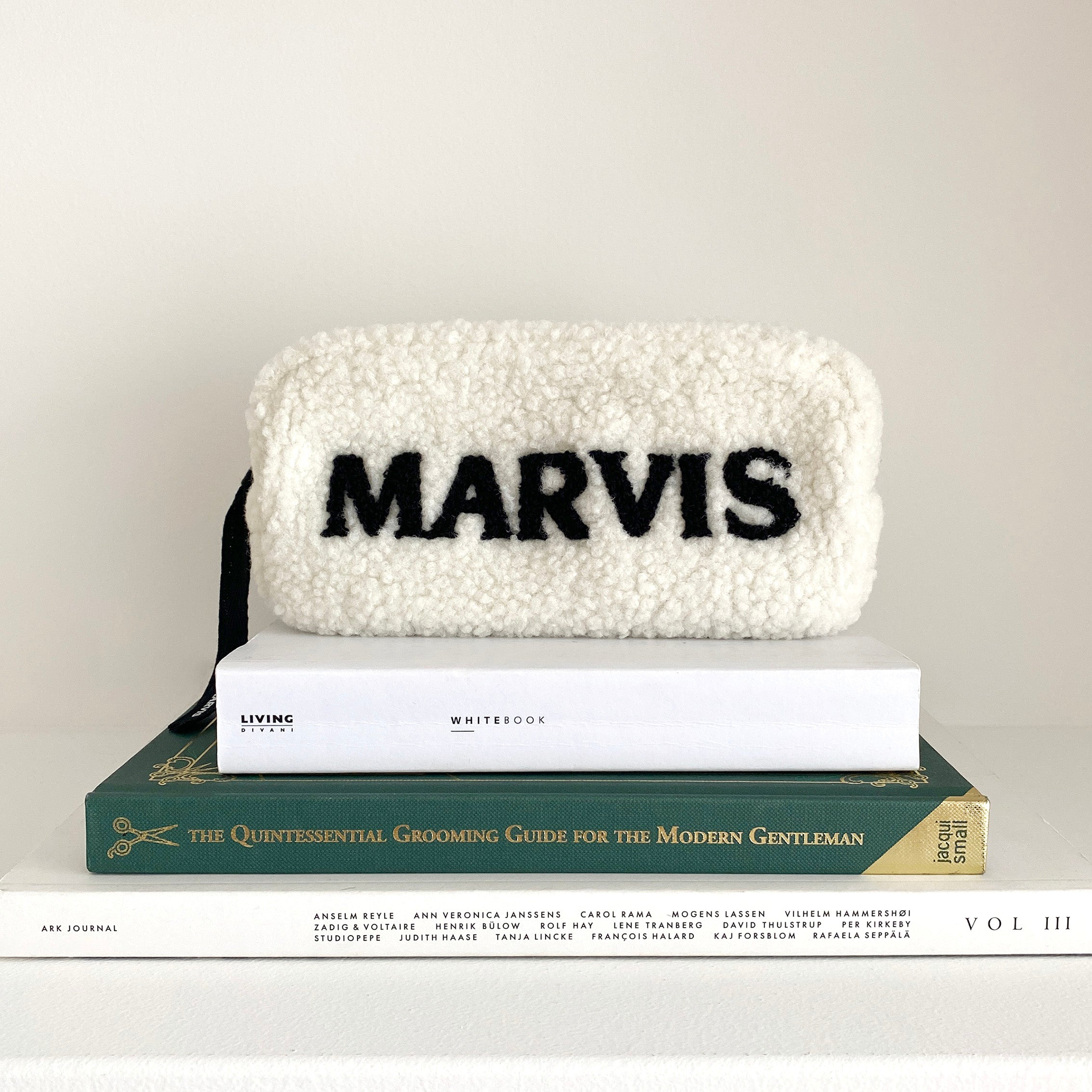 【NEW】カドル・ミー・アップ - MARVIS